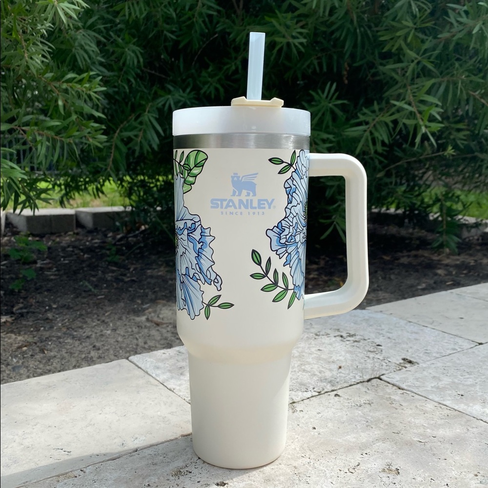 NWT STANLEY Adventure Quencher 40oz in Cream Floral Limited Edition